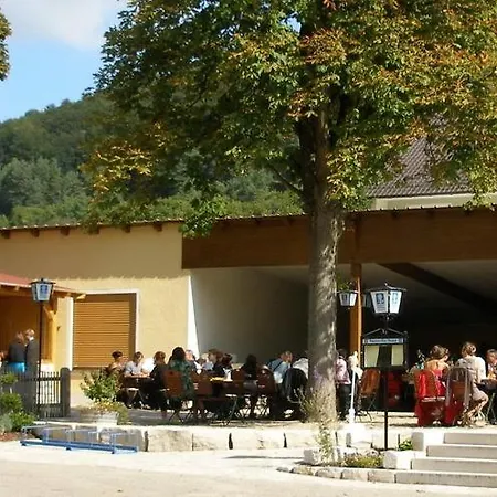 Landgasthof Zum Wolfsberg 게스트하우스 2*